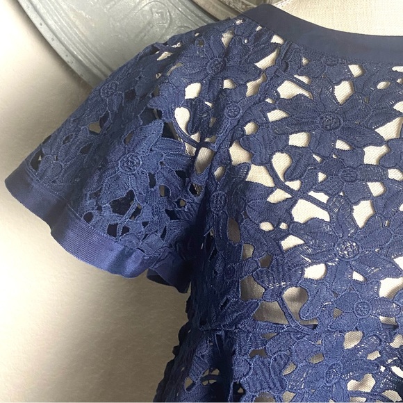 Anthropologie Eri + Ali Remy Navy Eyelet Lace Peplum Top- Size Small - Picture 5 of 14